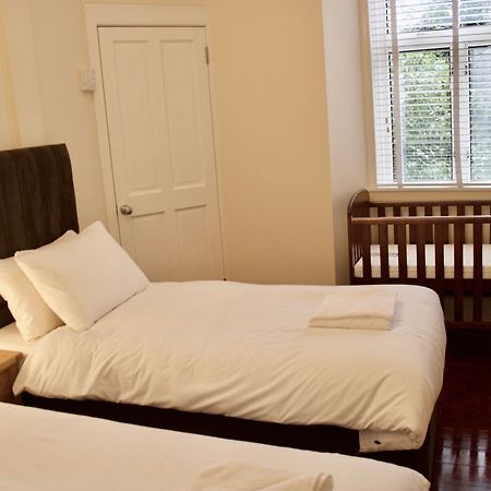2 Bedroom Flat Off Leith Walk Accommodates 7 Edinburgh Bagian luar foto