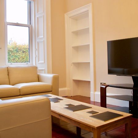 2 Bedroom Flat Off Leith Walk Accommodates 7 Edinburgh Bagian luar foto