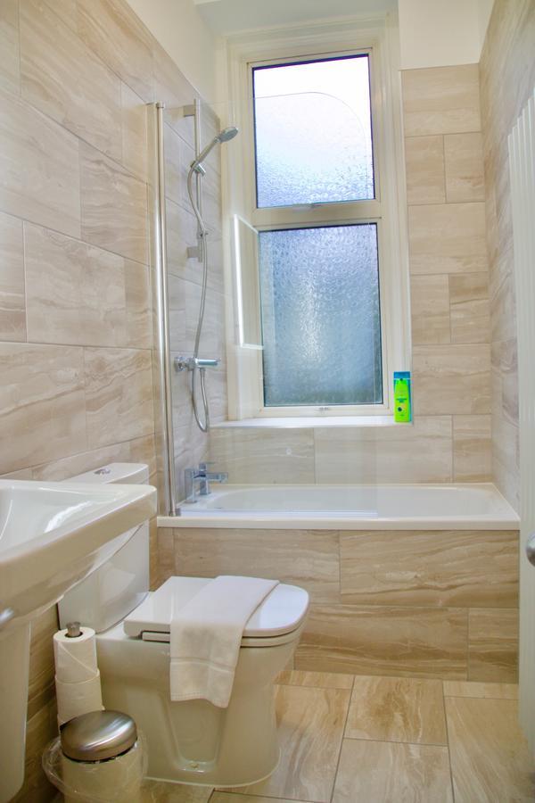 2 Bedroom Flat Off Leith Walk Accommodates 7 Edinburgh Bagian luar foto