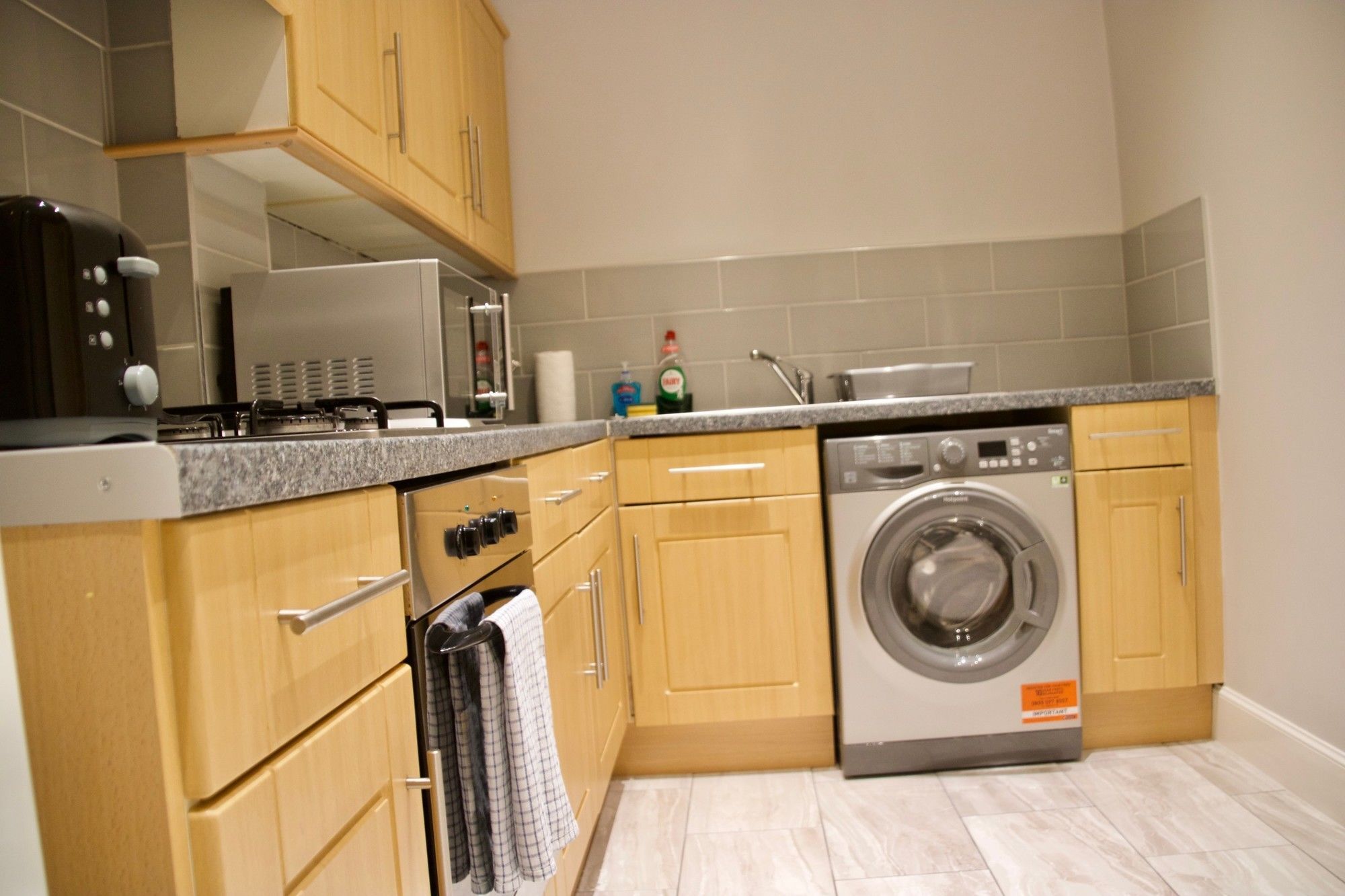2 Bedroom Flat Off Leith Walk Accommodates 7 Edinburgh Bagian luar foto